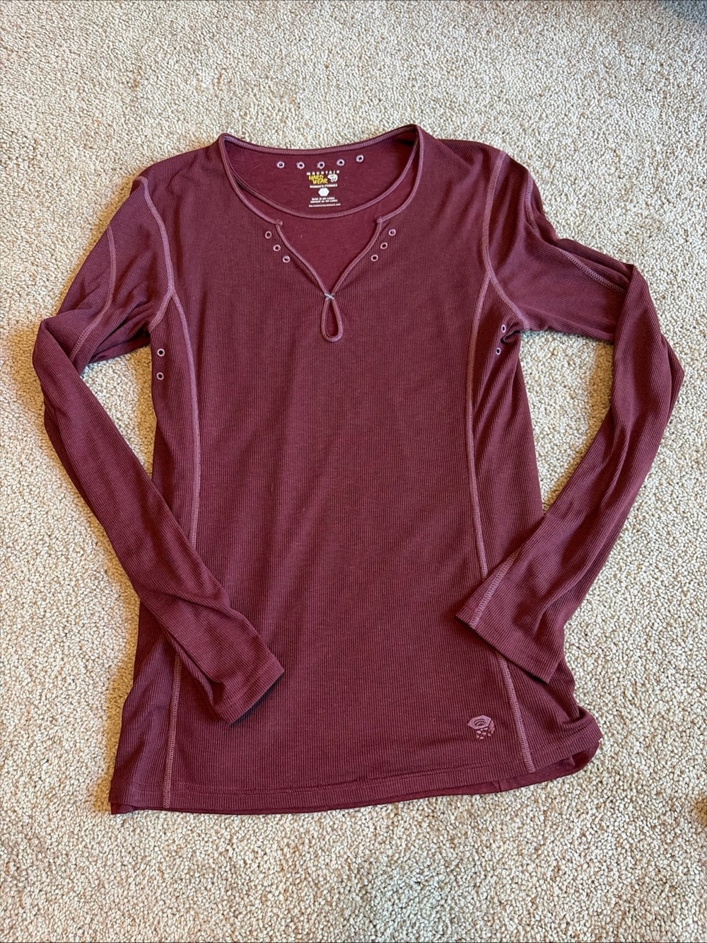 Mountain Hardwear Women's Long Sleeve Top Size L Athletic Casual Wear Wine - Picture 2 of 11